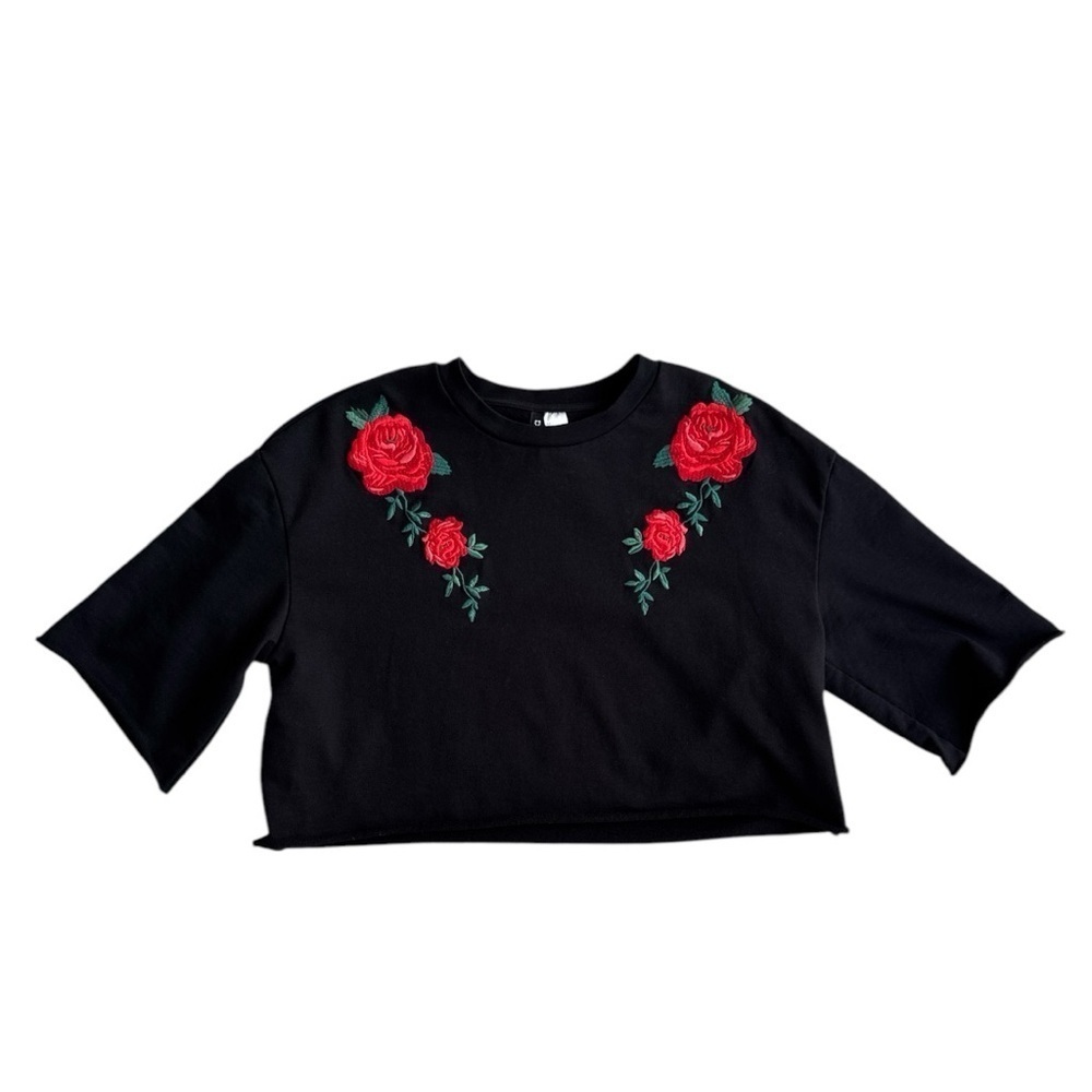 H&M Divided Cropped Rose Short Sleeve  Sweatshirt Size Large
